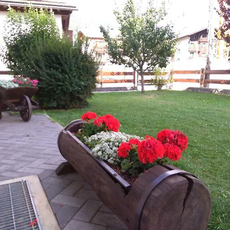 Casa Dello Sciatore Дом отдыха Бормио